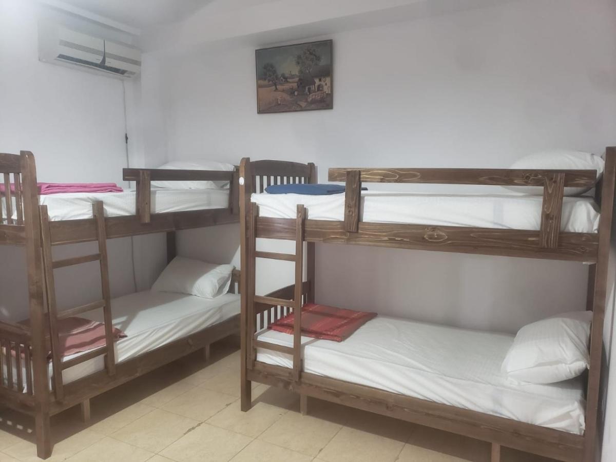 Hostel Split Rock Τίρανα Εξωτερικό φωτογραφία