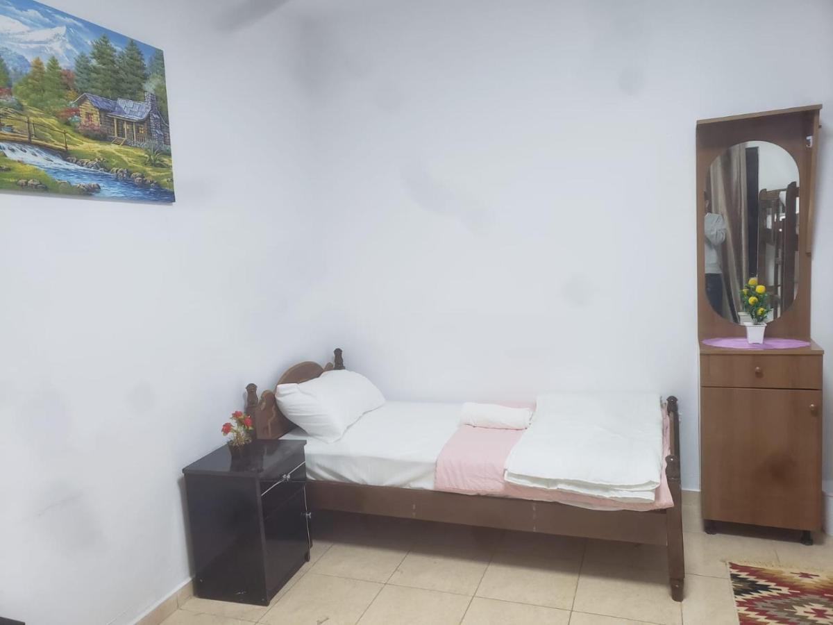 Hostel Split Rock Τίρανα Εξωτερικό φωτογραφία