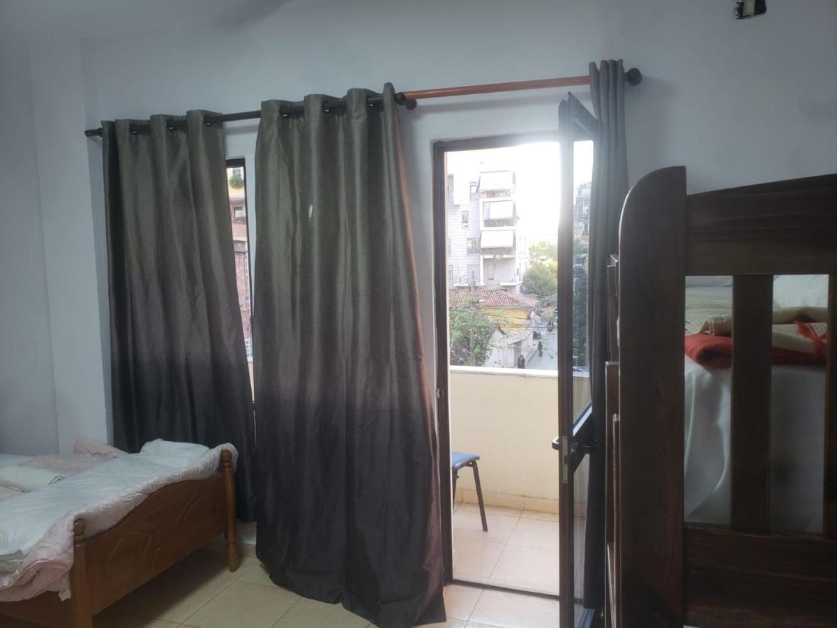 Hostel Split Rock Τίρανα Εξωτερικό φωτογραφία