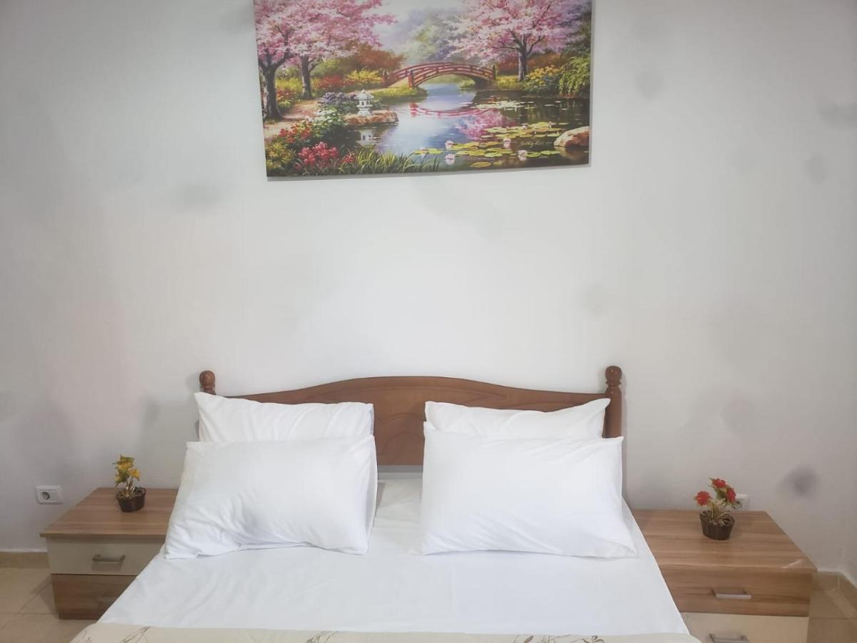 Hostel Split Rock Τίρανα Εξωτερικό φωτογραφία