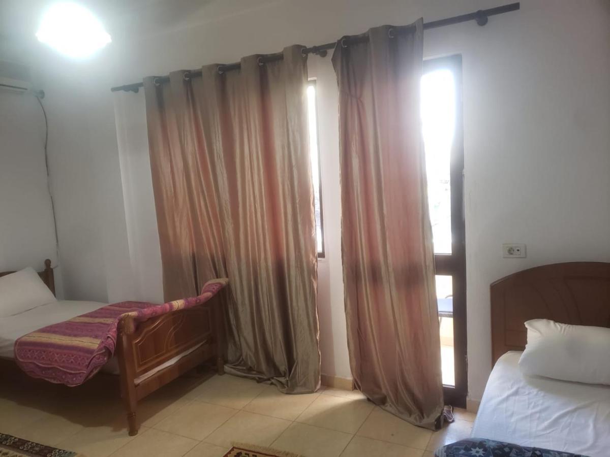 Hostel Split Rock Τίρανα Εξωτερικό φωτογραφία