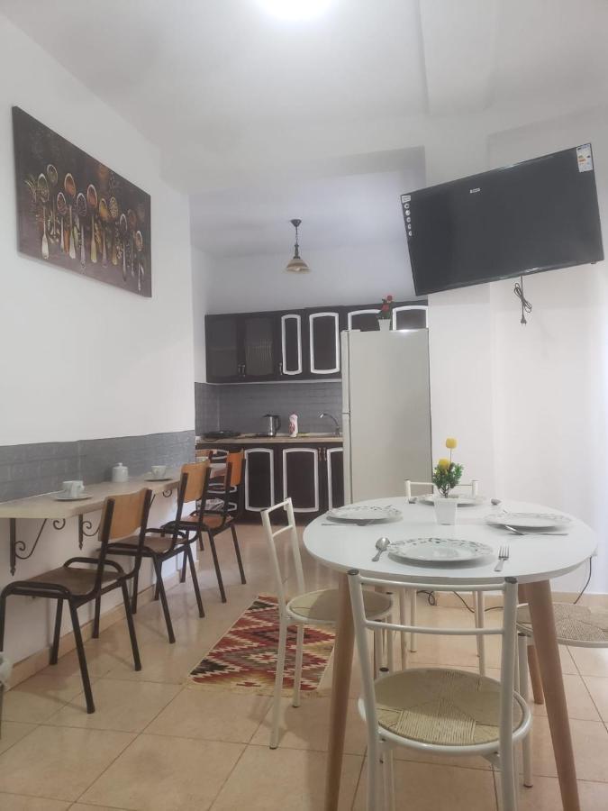 Hostel Split Rock Τίρανα Εξωτερικό φωτογραφία