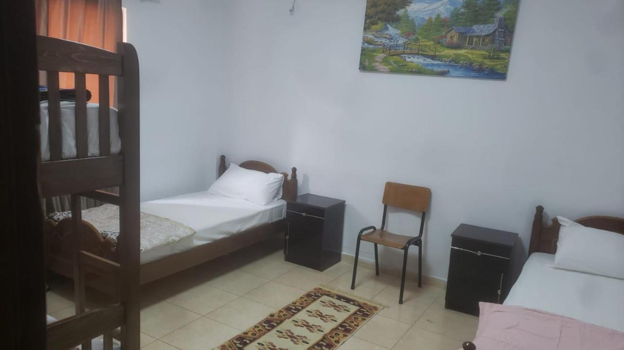 Hostel Split Rock Τίρανα Εξωτερικό φωτογραφία