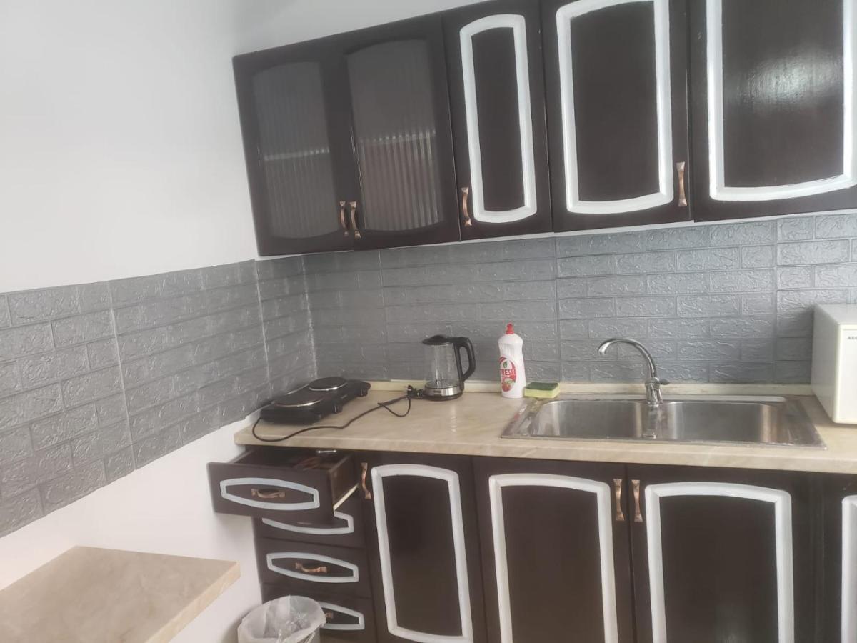Hostel Split Rock Τίρανα Εξωτερικό φωτογραφία